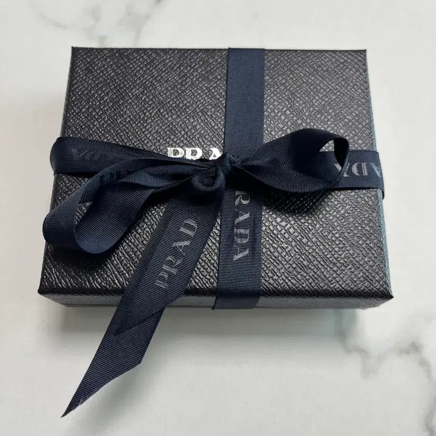 [BUNJANG] Prada Card Wallet (New) / 프라다 카드지갑(새상품) 판매