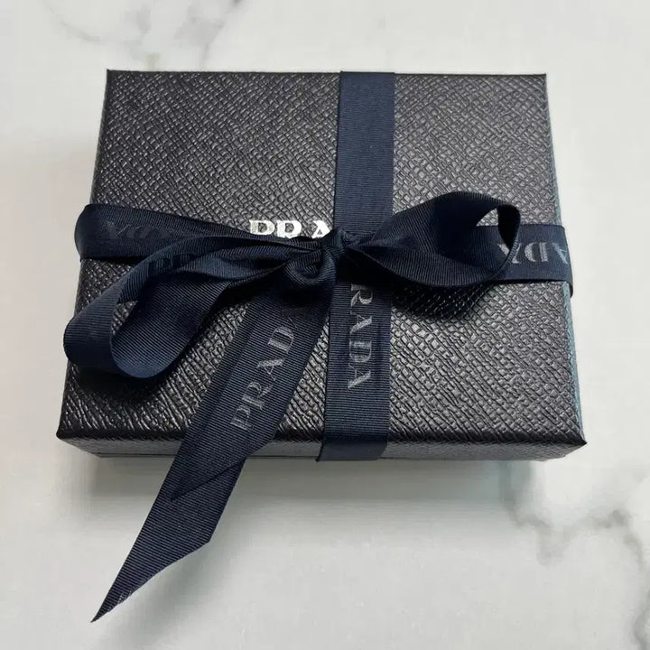 [BUNJANG] Prada Card Wallet (New) / 프라다 카드지갑(새상품) 판매