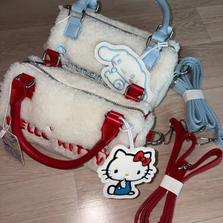 [BUNJANG] Sanrio Pouch Bag with Keyring / (새제품)산리오 뽀글이 숄더백