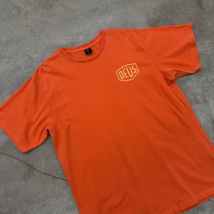 [BUNJANG] Deus Ex Machina Seoul Orange T-Shirt / 데우스 엑스 마키나 서울 반팔