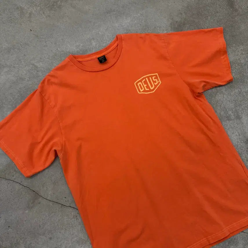 [BUNJANG] Deus Ex Machina Seoul Orange T-Shirt / 데우스 엑스 마키나 서울 반팔