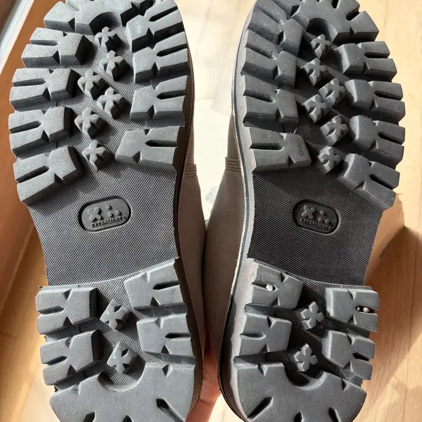 [BUNJANG] Clarks x Beams x END. Trek Hike GTX (UK 8.5) / 클락스 x 빔즈 x 엔드 콜라보 트렉 하이 GTX (UK 8.5)