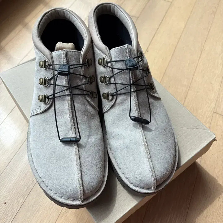 [BUNJANG] Clarks x Beams x END. Trek Hike GTX (UK 8.5) / 클락스 x 빔즈 x 엔드 콜라보 트렉 하이 GTX (UK 8.5)