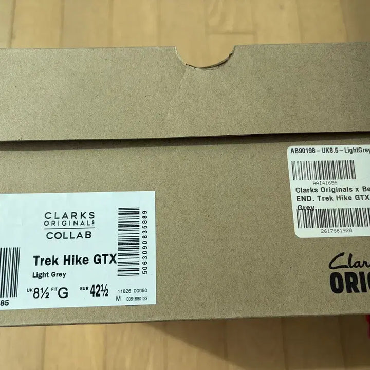 [BUNJANG] Clarks x Beams x END. Trek Hike GTX (UK 8.5) / 클락스 x 빔즈 x 엔드 콜라보 트렉 하이 GTX (UK 8.5)