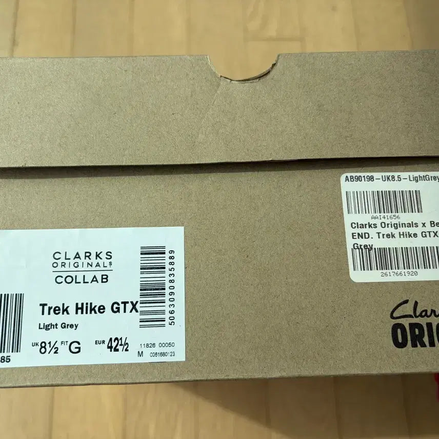 [BUNJANG] Clarks x Beams x END. Trek Hike GTX (UK 8.5) / 클락스 x 빔즈 x 엔드 콜라보 트렉 하이 GTX (UK 8.5)