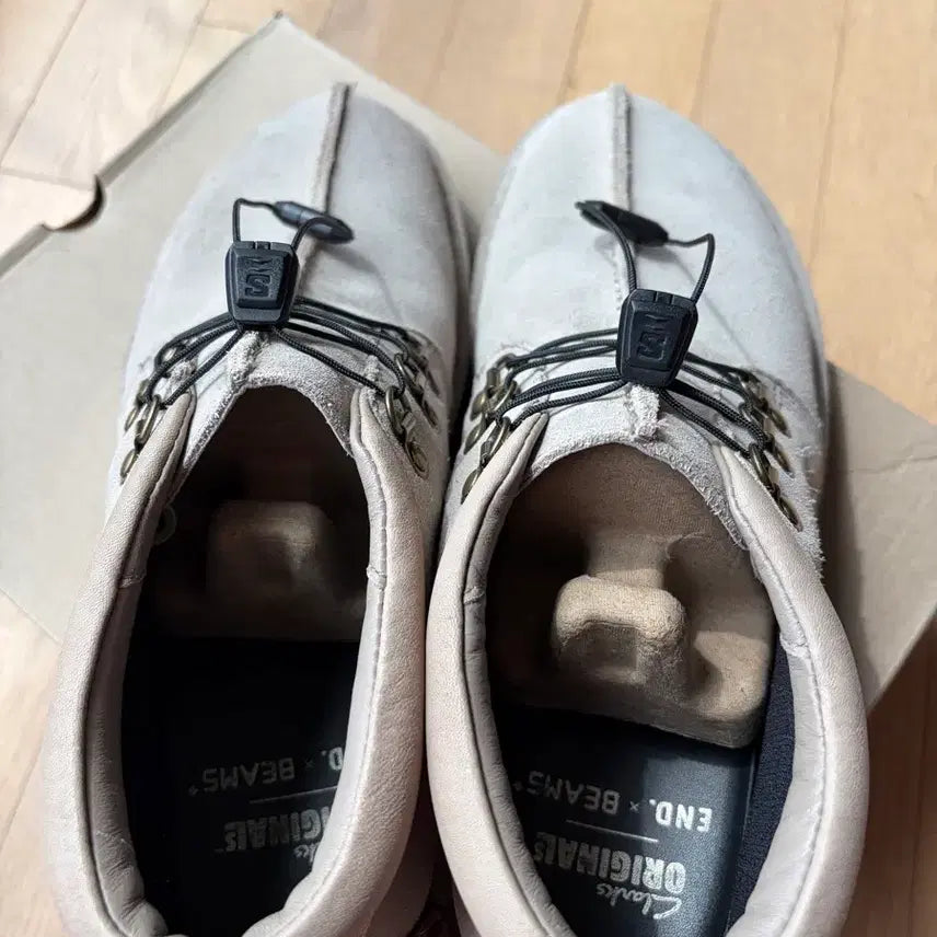 [BUNJANG] Clarks x Beams x END. Trek Hike GTX (UK 8.5) / 클락스 x 빔즈 x 엔드 콜라보 트렉 하이 GTX (UK 8.5)
