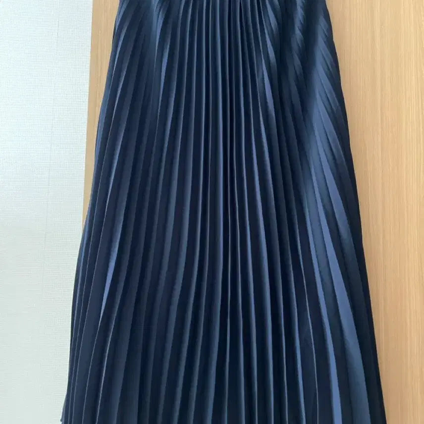[BUNJANG] Navy Pleated Midi Skirt / 주름 스커트