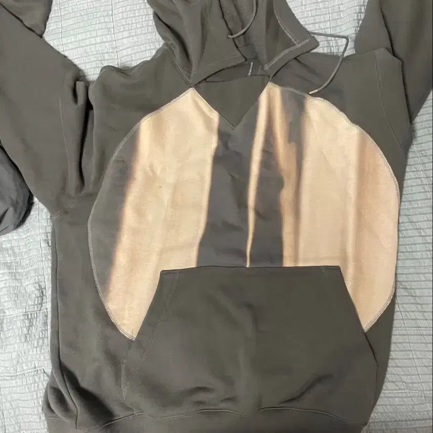 [BUNJANG] Ziyong Kim Sun Pleats Hoodie / 지용킴 선플리치 후드