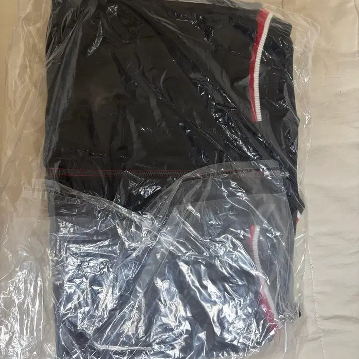 [SOLD OUT] T1 2025 유니폼 자켓 블랙 미개봉