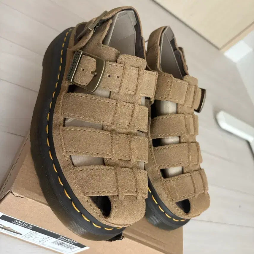 [BUNJANG] Dr. Martens Renly Fisherman Sandal Savannah Tan Beige / 닥터마틴 피셔맨 샌들 렌리 사바나 탄 베이지 UK4(UK5)