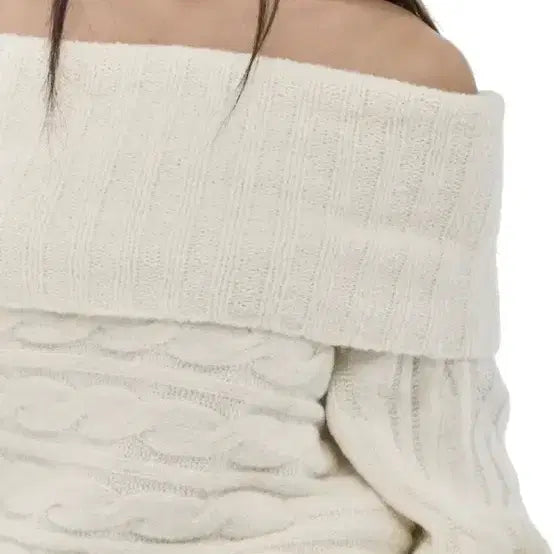 [BUNJANG] Clicheria Cheesecake Off-Shoulder Top / 클리시어 치즈케이크 오프숄더