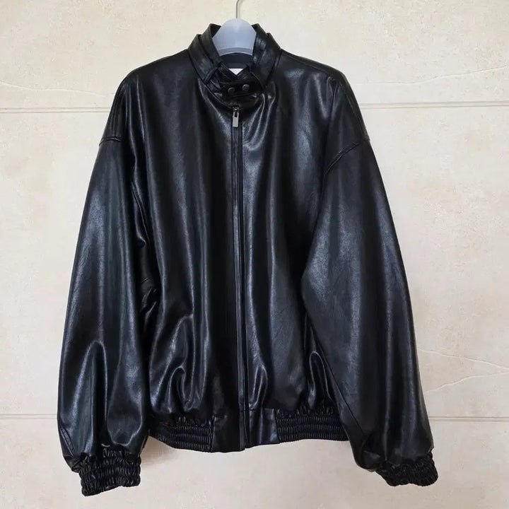[BUNJANG] Facade Pattern Stand Collar Leather Blouson / 파사드패턴 스탠드카라 레더 블루종 블랙