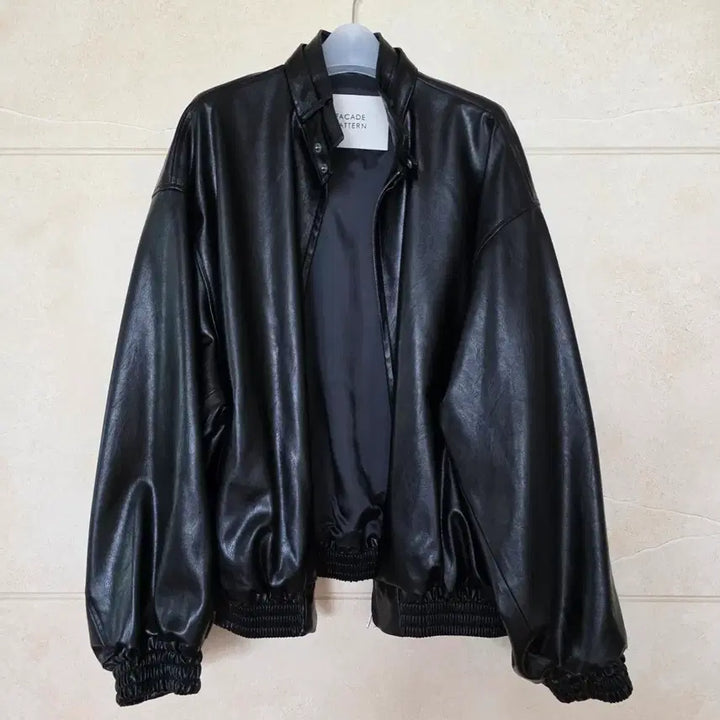 [BUNJANG] Facade Pattern Stand Collar Leather Blouson / 파사드패턴 스탠드카라 레더 블루종 블랙