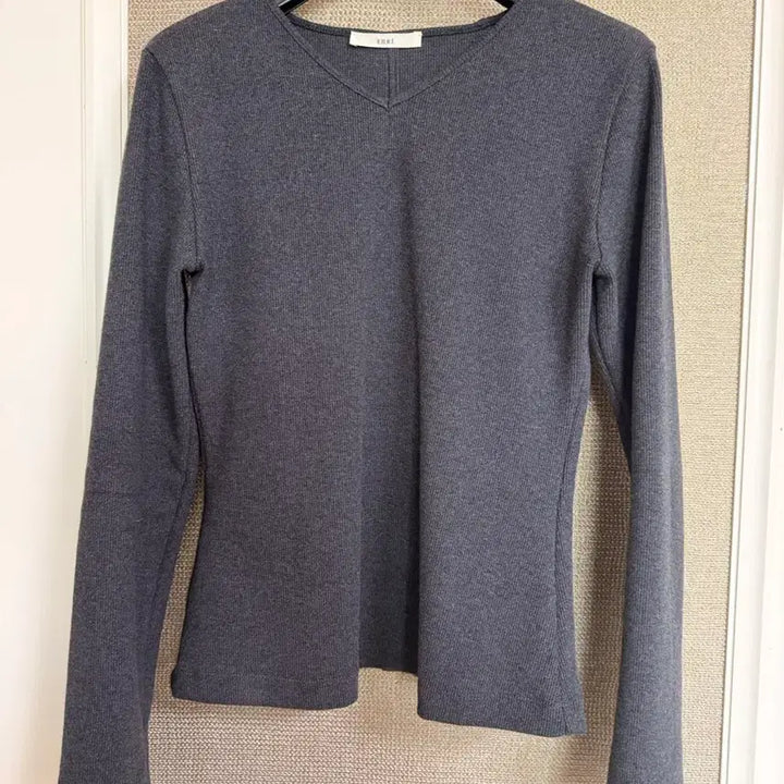 [SOLD OUT] 에레 v넥 티셔츠 38 다크그레이