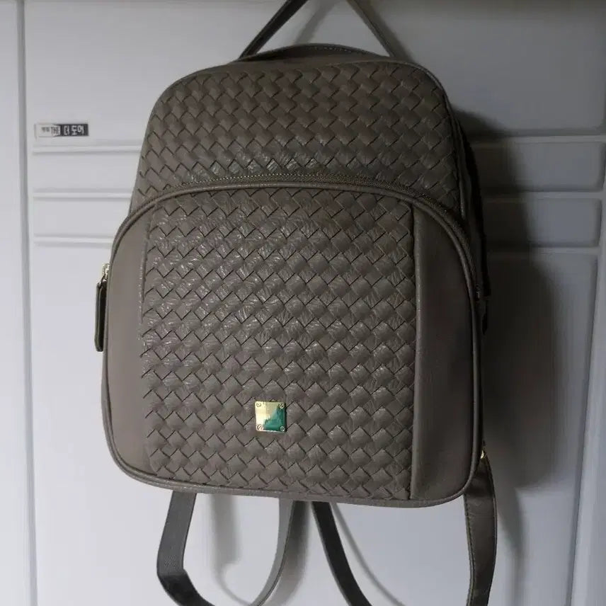 [SOLD OUT] 가죽 짜임 백팩 베이지