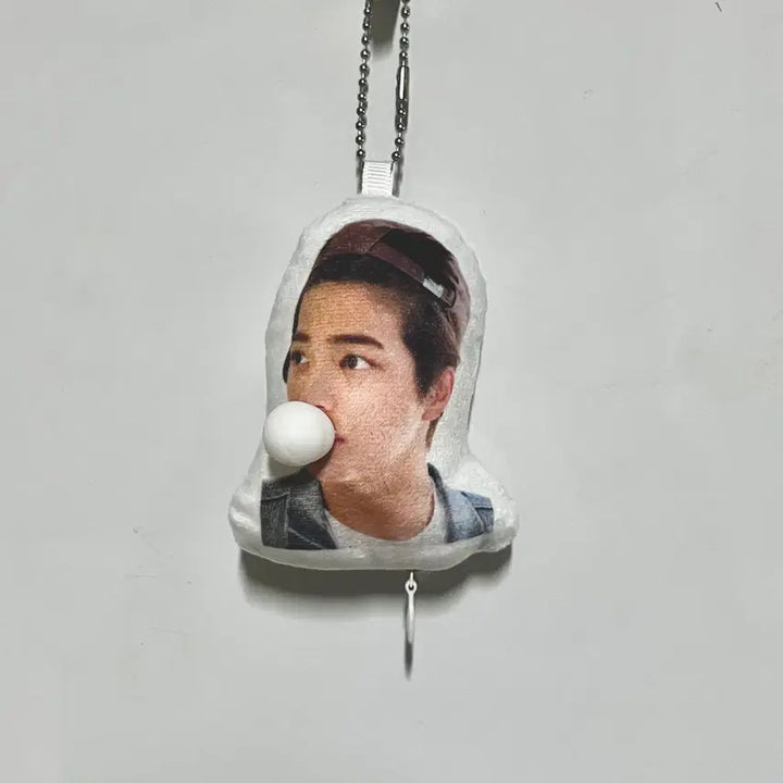 [BUNJANG] Cortis Gunho Bubble Gum Keychain / 코르티스 건호 풍선껌 키링