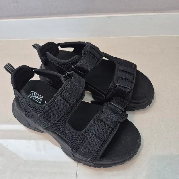 [BUNJANG] ZARA 블랙 샌들 240 / ZARA 블랙 샌들 240