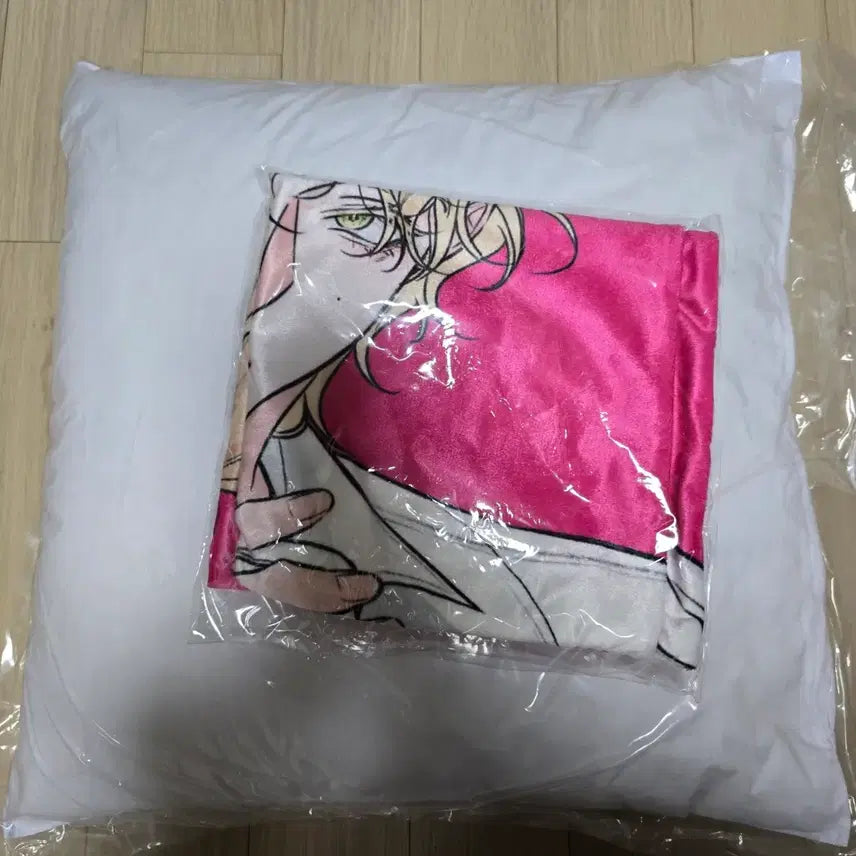 [SOLD OUT] 봄툰시네마 허니트러블 쿠션