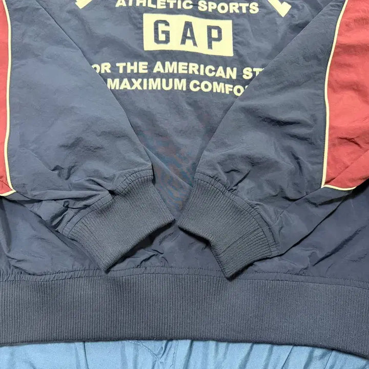 [BUNJANG] Palace x Gap Nylon Track Top Navy Red (24SS) / 팔라스 x 갭 나일론 트랙 탑 네이비 레드 - 24SS S사이즈