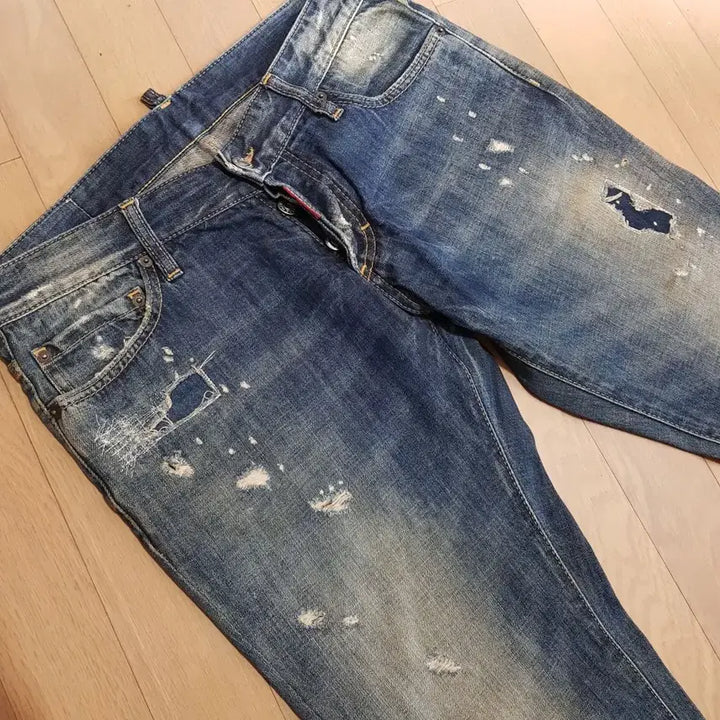 [BUNJANG] Dsquared2 Brother Vintage Patch Slim Denim Pants / 32 / 디스퀘어드 이태리/  브라더 빈티지패치 슬림데님 / 토소-48