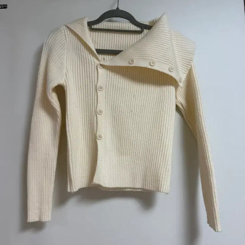 [BUNJANG] Off-Shoulder Knit Cardigan Beige New / 오프숄더 니트 가디건 베이지 새상품