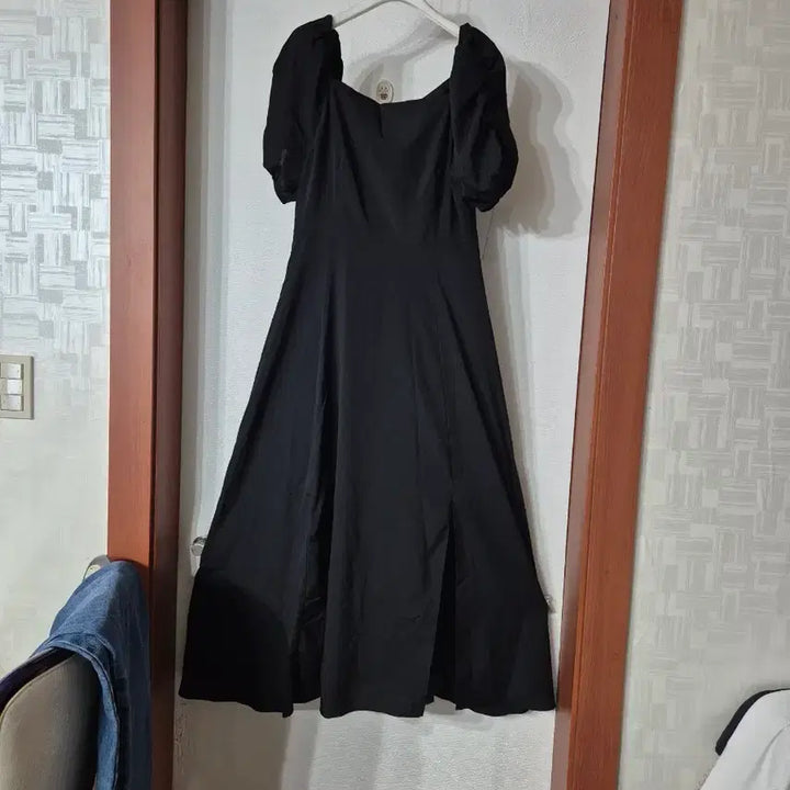 [BUNJANG] Imvely Black Puff Sleeve Long Dress / 임블리 블랙 퍼프 반팔 롱 원피스