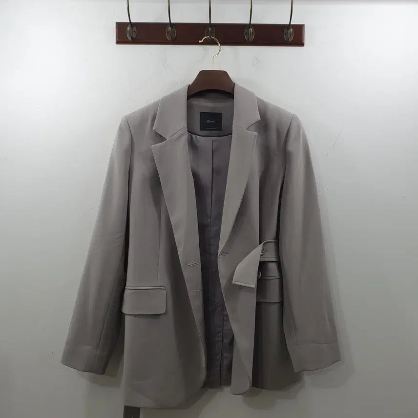 [SOLD OUT] 88 로엠 여성 그레이 허리벨트 포인트 자켓