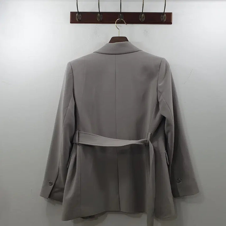 [SOLD OUT] 88 로엠 여성 그레이 허리벨트 포인트 자켓