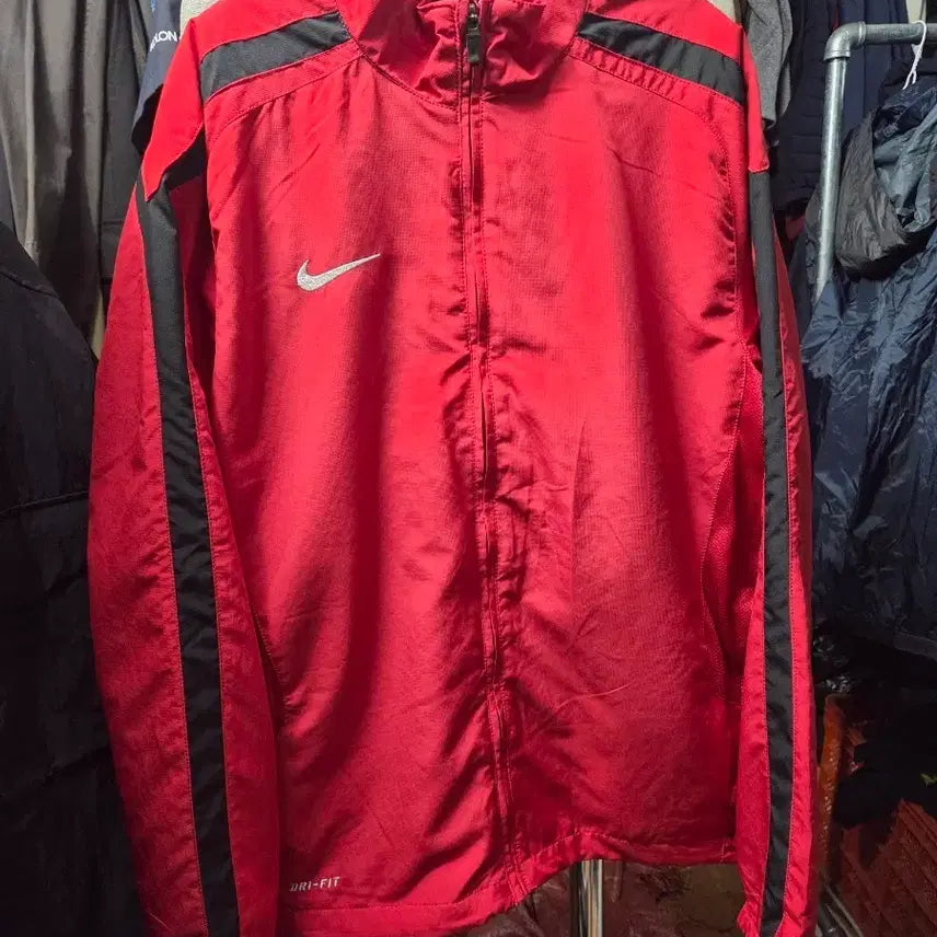 [BUNJANG] Nike Dri-FIT Red Windbreaker Jacket / 나이키 드라이핏 레드 바람막이 자켓