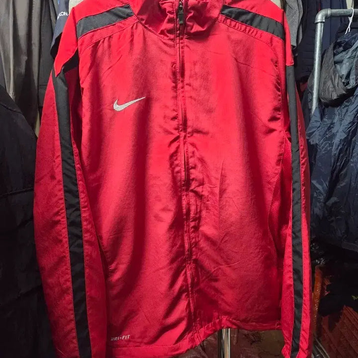 [BUNJANG] Nike Dri-FIT Red Windbreaker Jacket / 나이키 드라이핏 레드 바람막이 자켓