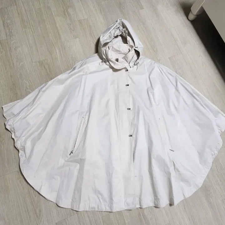 [BUNJANG] German-Made Poncho / 핀란드구입 판초 독일산 30만원상당