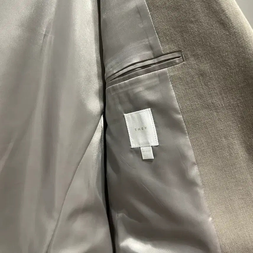 [BUNJANG] They All New Good Fit Blazer Beige Jacket / they 데이 올뉴 굿핏 자켓 블레이저 베이지