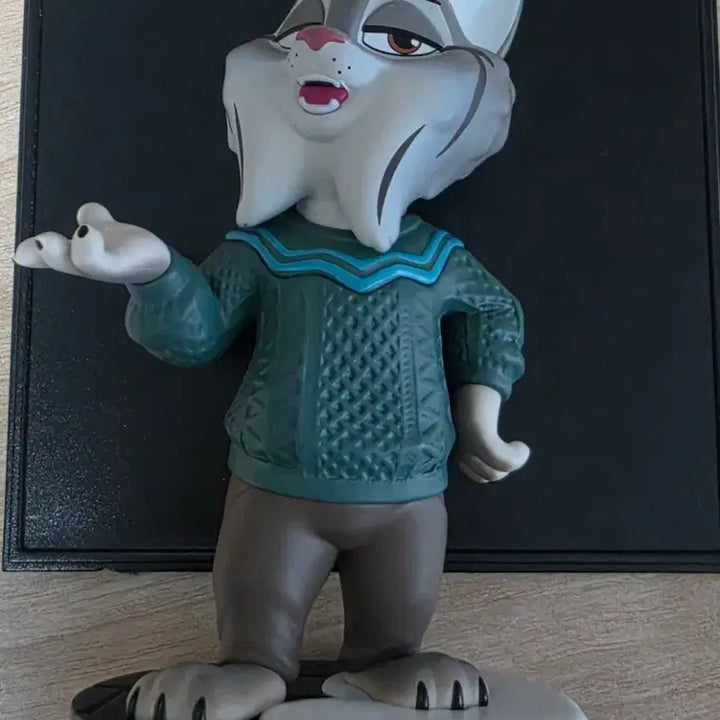 [BUNJANG] Popmart Zootopia Officer Hopps Figure / 주토피아 팝마트 포버트 피규어