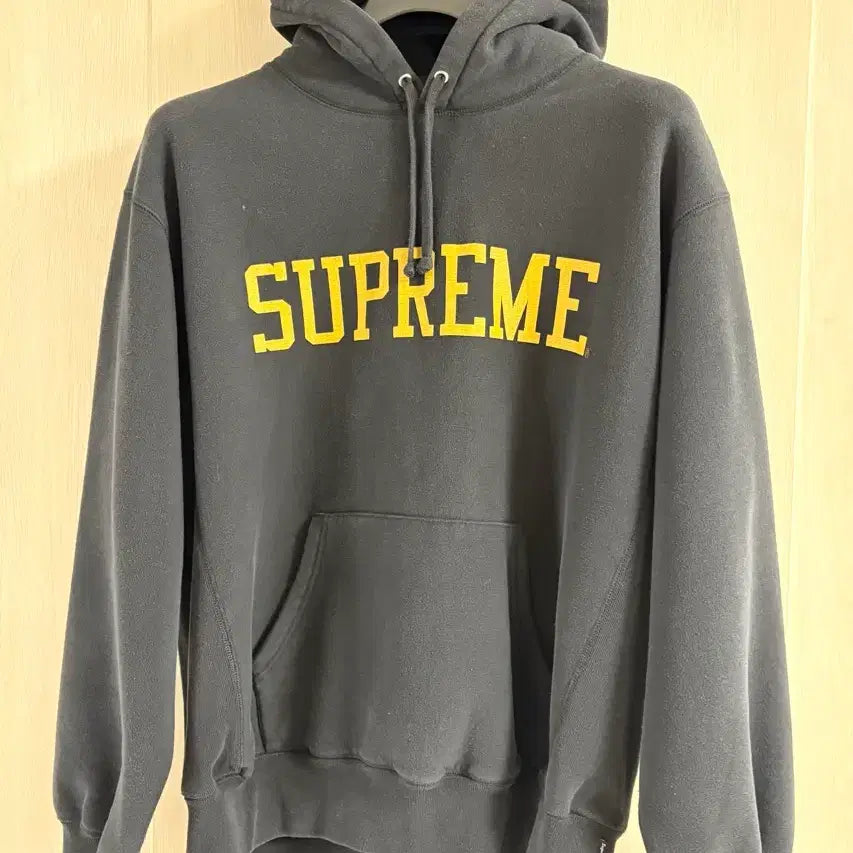 [BUNJANG] Supreme Varsity Hoodie Black M 23FW / 슈프림 바시티 후드 블랙 M 23FW