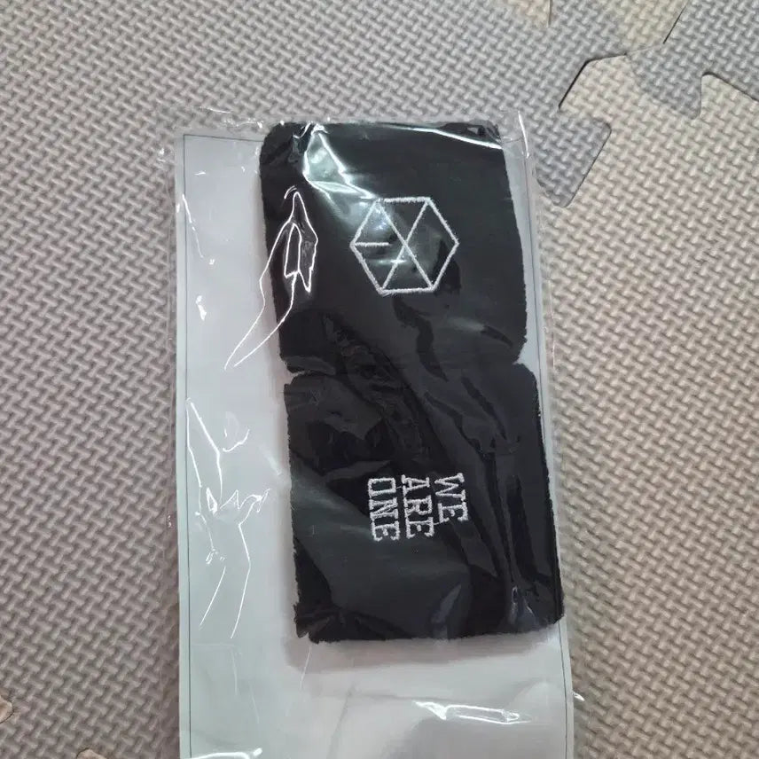 [SOLD OUT] EXO 손목 아대 블랙 미개봉 새상품