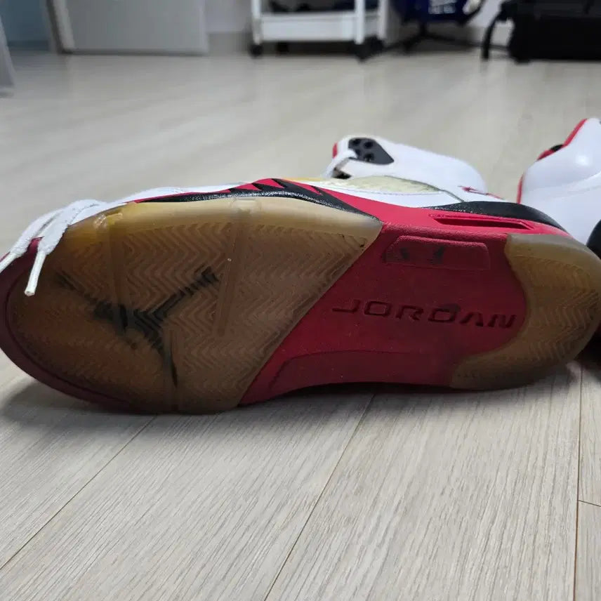 [BUNJANG] Air Jordan 5 Fire Red "Rookie" (Worn) / [275] 조던5 파이어레드 서태웅신발 (실착용)