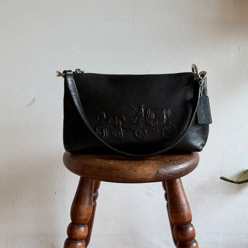 [SOLD OUT] Coach 코치 레더 숄더백