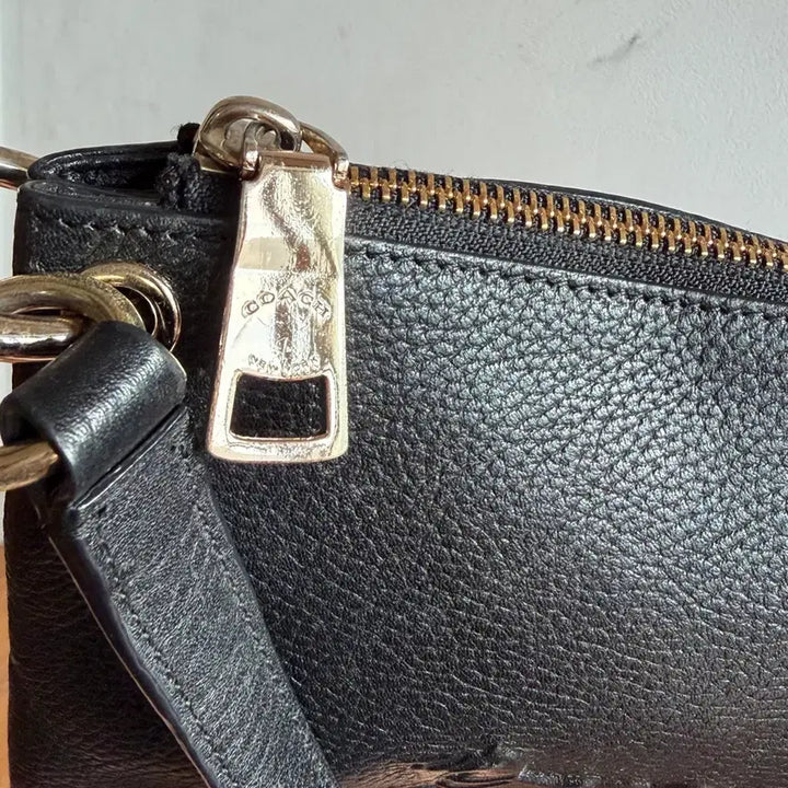 [SOLD OUT] Coach 코치 레더 숄더백