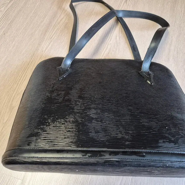 [SOLD OUT] 정품 루이비통 에피 블랙 숄더백