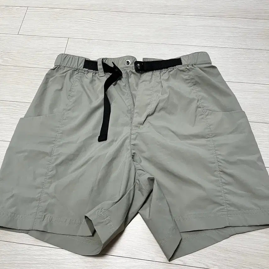 [BUNJANG] Columbia Nylon Mint Shorts / 콜럼비아 나일론 반바지