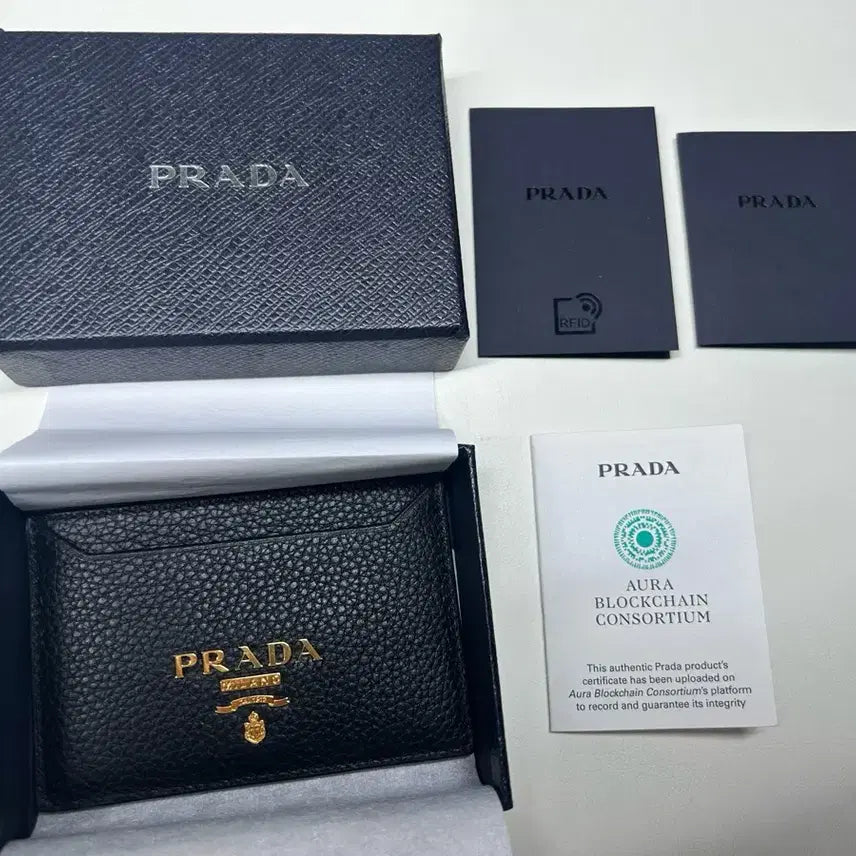 [SOLD OUT] (새상품)프라다 비텔로 그레인 레더 카드홀더 블랙