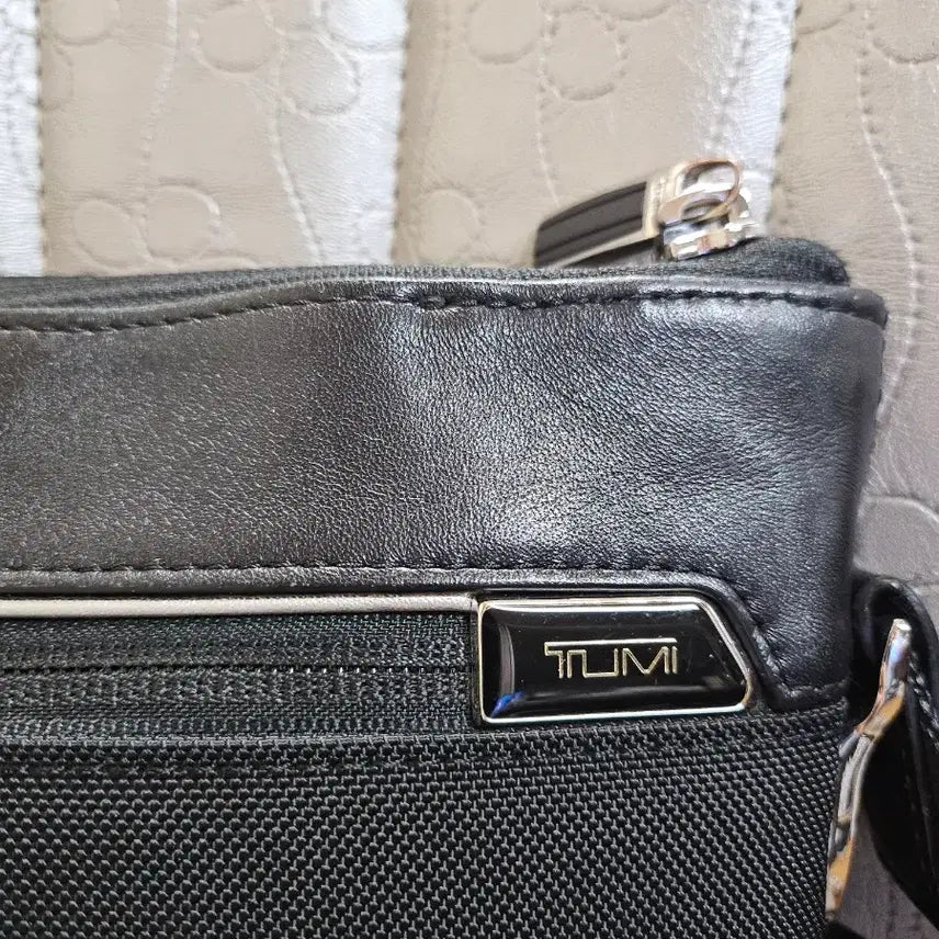 [SOLD OUT] TUMI 남성 크로스백
