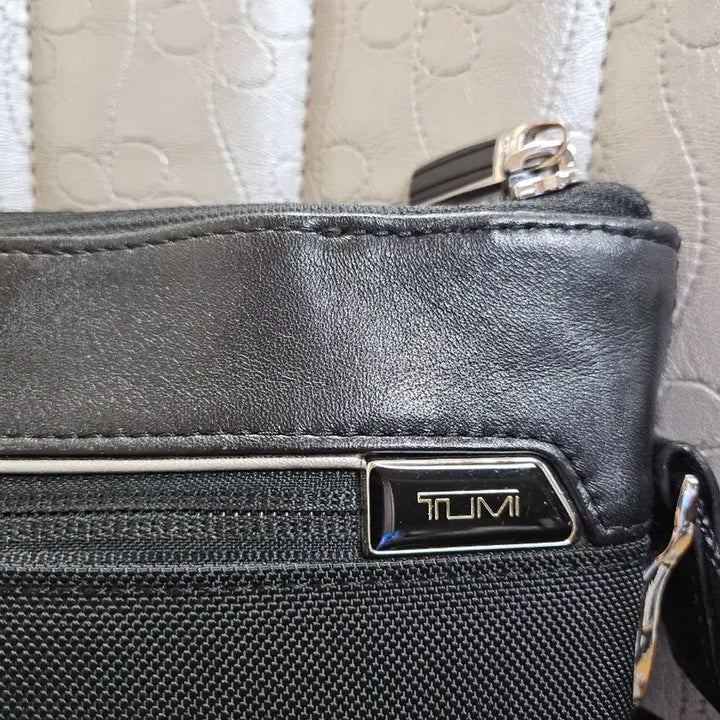 [SOLD OUT] TUMI 남성 크로스백