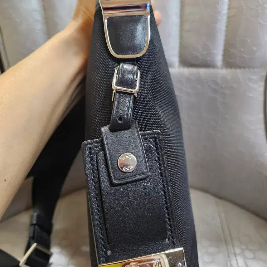 [SOLD OUT] TUMI 남성 크로스백