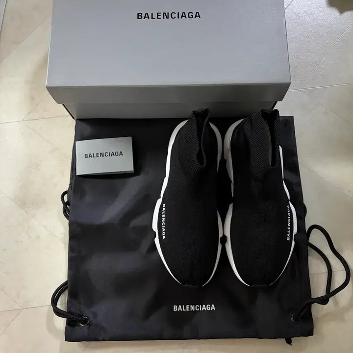 [BUNJANG] Balenciaga Speed Trainer Black White Sneakers / [새상품]발렌시아가 스피드 트레이너 블랙 화이트