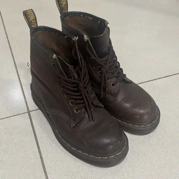 [SOLD OUT] [230] 닥터마틴 1460 8홀 브라운 워커 부츠