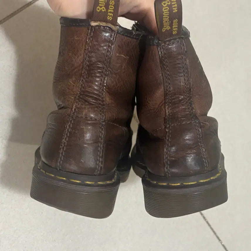 [SOLD OUT] [230] 닥터마틴 1460 8홀 브라운 워커 부츠