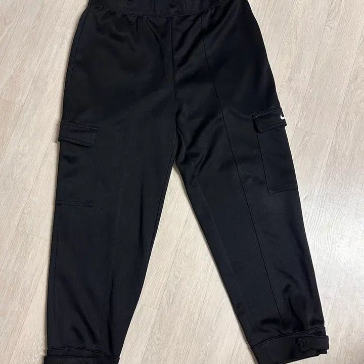 [BUNJANG] Nike Swoosh Utility Pocket Jogger Pants Black / 나이키 스우시 유틸리티 포켓 조거 블랙