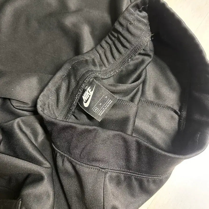 [BUNJANG] Nike Swoosh Utility Pocket Jogger Pants Black / 나이키 스우시 유틸리티 포켓 조거 블랙