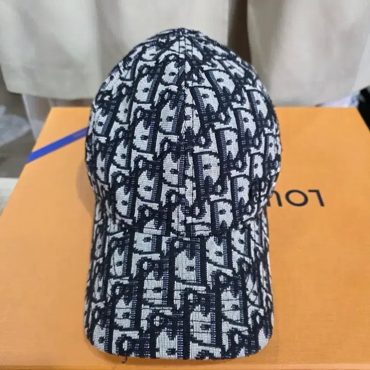 [SOLD OUT] 디올(Dior)의 오블리크 자카드 볼캡